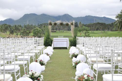 Pemandangan gunung umum atau pemandangan gunung yang diambil dari resort