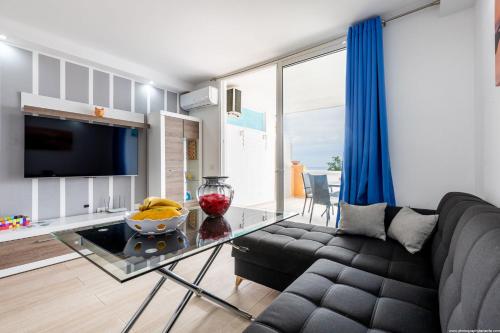 Ocean View Apartment with large terrace and Netflix smart TV Costa Adeje
