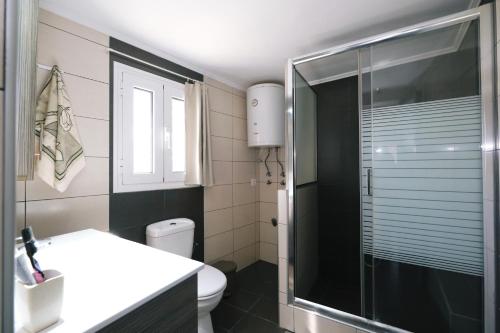 Ein Badezimmer in der Unterkunft Repanidi Apartment D / Ρεπανίδι Διαμέρισμα Δ