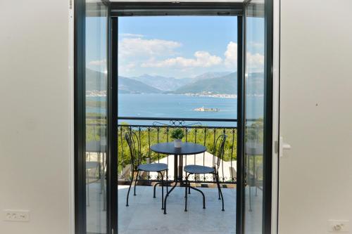 Gallery image of Villa Vista Azzurra in Tivat