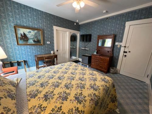 Echo Lake Innにあるベッド