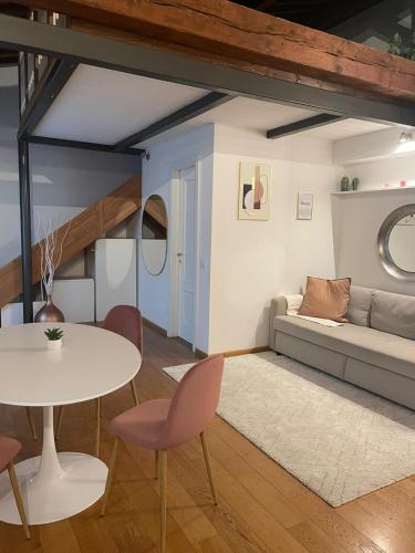 Romantic Apartment in Florence