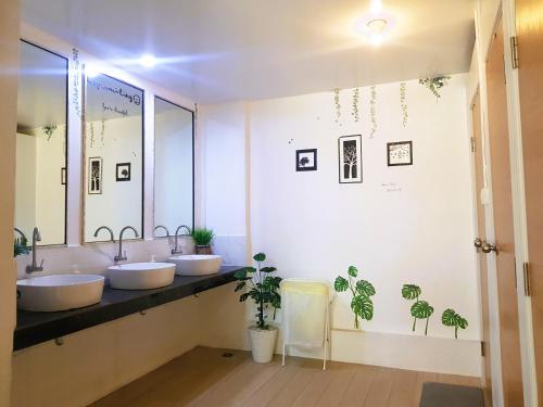 ห้องน้ำของ CLUB HOUSE 124 near Suvarnabhumi, BKK Airport
