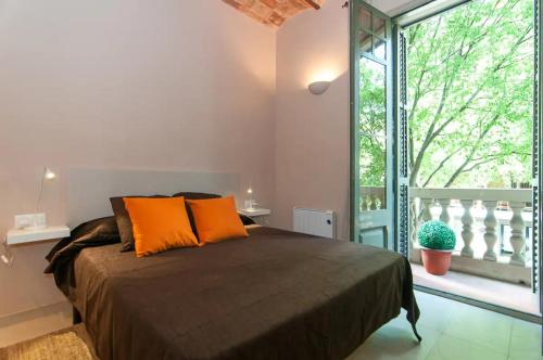 Postel nebo postele na pokoji v ubytování Family apartment Plaza España 2