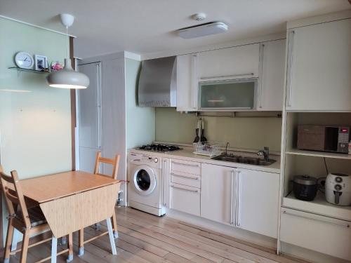 Kuchyň nebo kuchyňský kout v ubytování Goseong Ayajin Perfect oceanview holiday sunset house-2 rooms