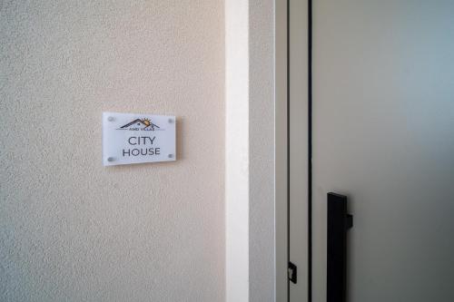 City House - Hersonissos Center - Sleeps 8