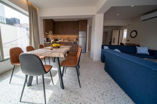 City House - Hersonissos Center - Sleeps 8