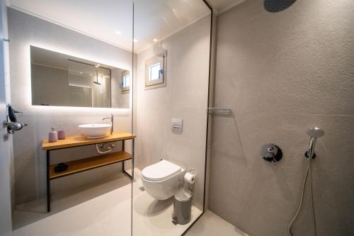Grand House - Private Outdoor Jacuzzi - Sleeps 6