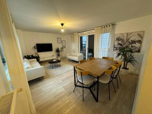 Elegant apartment near La Défense and Arena