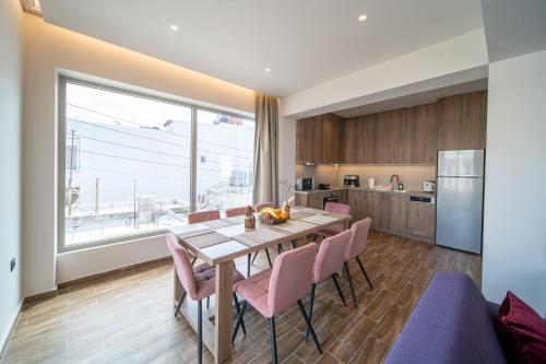 Luxury House - Hersonissos Center - Sleeps 8