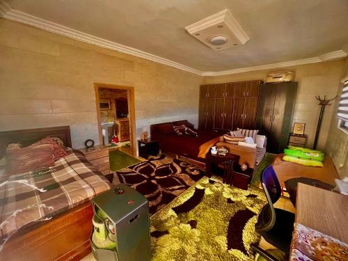 Fotografie z fotogalerie ubytování Oak Chalet شاليه الملول v destinaci Al ‘Āmirīyah