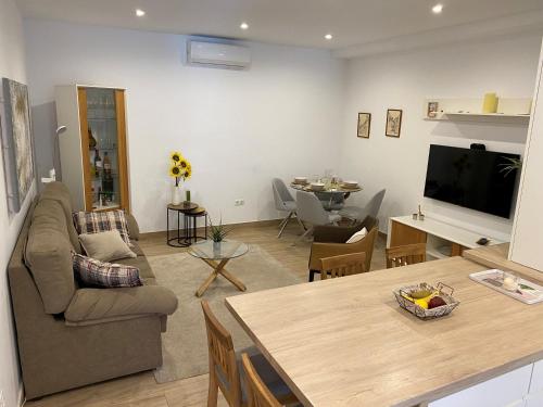 Centrico y Practico piso con entrada independiente