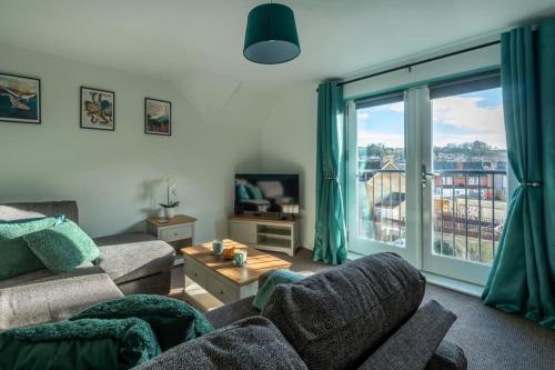 Ένα ή περισσότερα κρεβάτια σε δωμάτιο στο Towpath Gardens Apartment (Free Parking and Central)