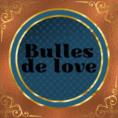 Un signe avec les mots papillons meurt amour sur un mur dans l'établissement Love Appart Balnéo Jacuzzi Romantique Insolite, à Le Barroux