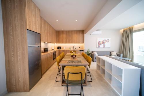 Royal House - Hersonissos Center - Sleeps 8