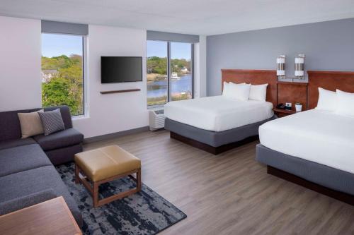 Postel nebo postele na pokoji v ubytování Hyatt Place Long Island East End