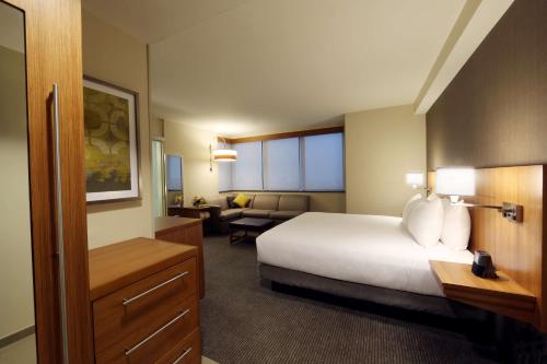 Hyatt Place Flushing/LGA Airport Image