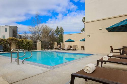 Piscina en o cerca de Hyatt Place UC Davis