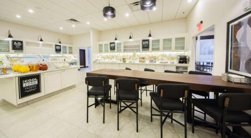 Hyatt Place Orlando/Lake Buena Vista Image
