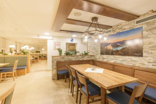 Restoran atau tempat lain untuk makan di Gasthof-Pension Silvia