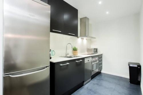 The Collection Barcelona - Centric 3bedroom apart in Las Ramblas