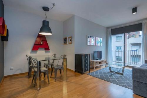 The Collection Barcelona - 2 bedroom apart with balcony in Eixample