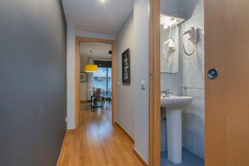 The Collection Barcelona - 2 bedroom Duplex apartment with balcony 4-3