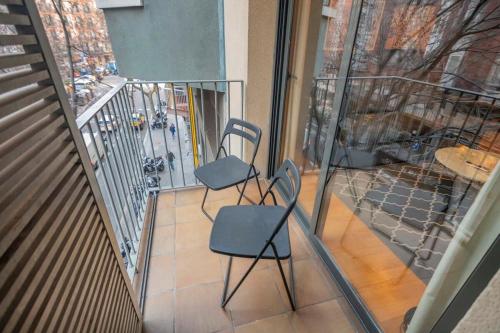 The Collection Barcelona - Heart of Eixample 2BD with balcony