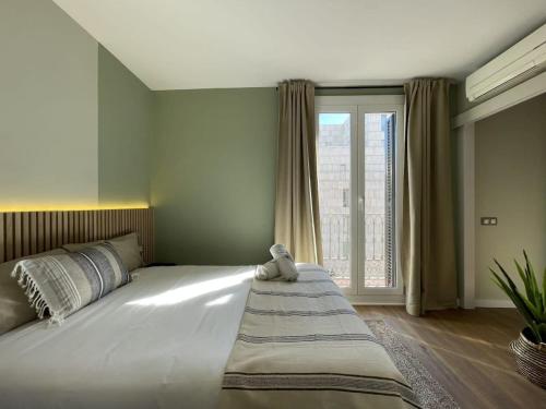 The Collection Barcelona - Plaza Catalunya Recently renovated 5BD-4BTH