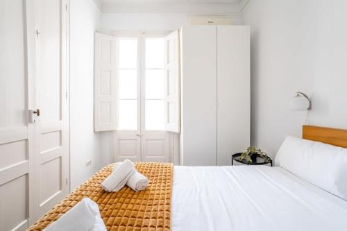 The Collection Barcelona - Gran Vía Historic Catalan 4BD only for Families or Business groups