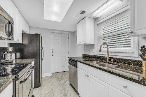 Island Palms photo 14
