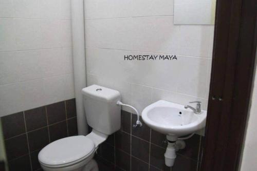 Vonios kambarys apgyvendinimo įstaigoje Homestay Maya Bukit Kayu Hitam