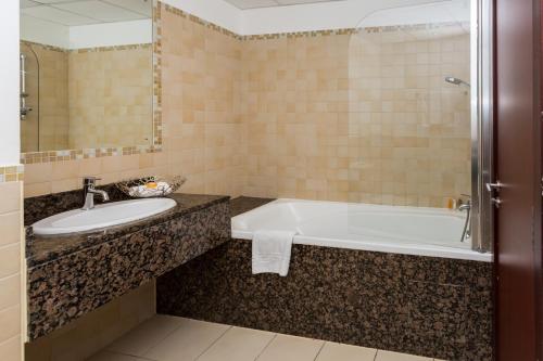 Koupelna v ubytování Elan Rimal Suites
