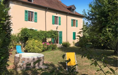 Amazing Home In Chemilly