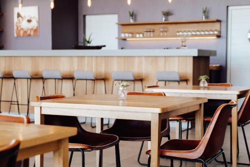 En restaurant eller et andet spisested på Khanyisa Mountain Lodge