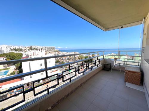 En Carihuela con vistas y plaza de garaje, Nucleo Cristal