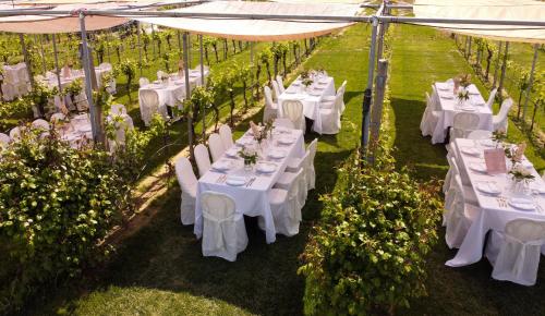 Un jardín fuera de Podere Riosto Cantina&Agriturismo