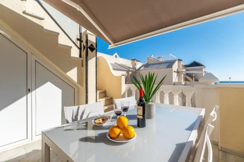 Amazing penthouse on the beach, sea views, WIFI, airconditioning and parking