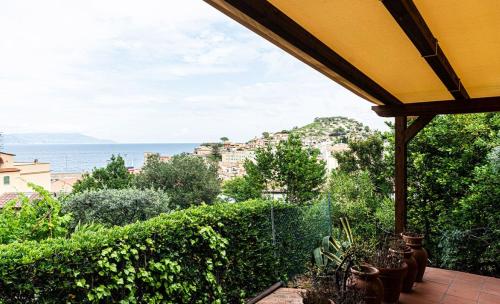 ジリオ・ポルトにあるCasa con vista mare e giardino privatoのギャラリーの写真