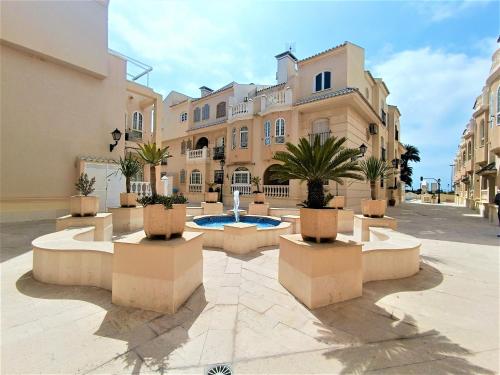 Amazing penthouse on the beach, sea views, WIFI, airconditioning and parking