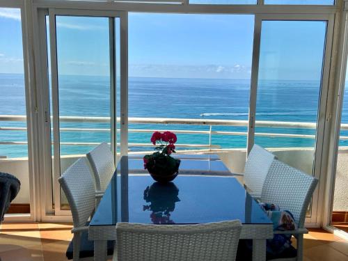 SEAVIEW Apartment Playa De Oro 13rd floor con Parking