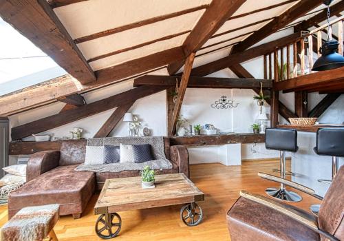 LE BOISE merveilleux duplex rustique, excellent emplacement à quelques pas du Palais