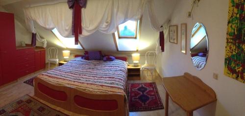 Una cama o camas en una habitación de Förster Appartements