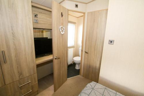 Gallery image of The Hurleys 8 Berth AV14 At Camber Sands in Camber