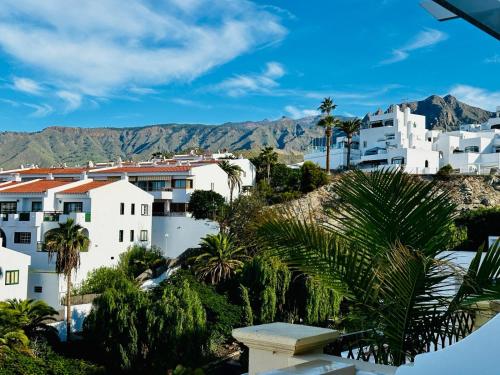 Costa Adeje - Amazing Ocean And Teide View - Fast WiFi, Air Con