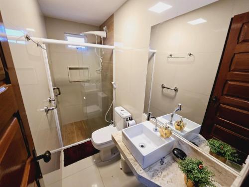 Phòng tắm tại Chalé do Paraiso - Casa bem Equipada e Confortável para seu Lazer em Gravatá!