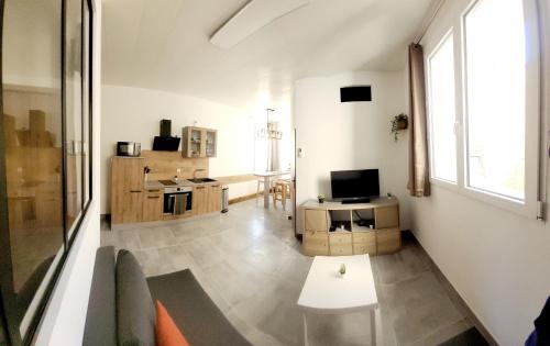 23 Centre historique - Gare - Place de la Comédie