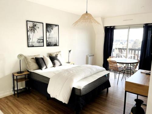 studio à deux pas de la plage et des commerces