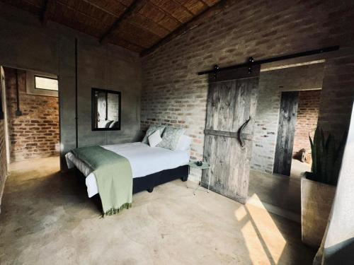 Foto dalla galleria di Syeta Bush Lodge 3 Bed Bush Villa a Nelspruit