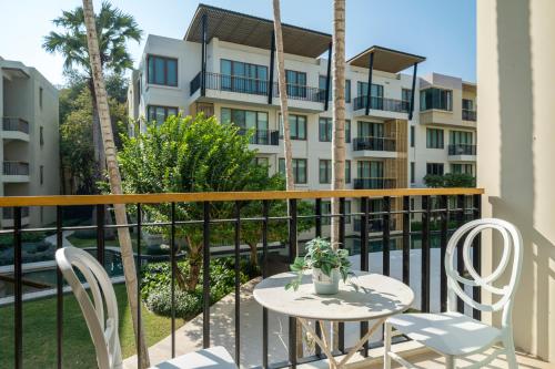 Seaview & beachfront 2BR (2F) 1min CicadaMarket